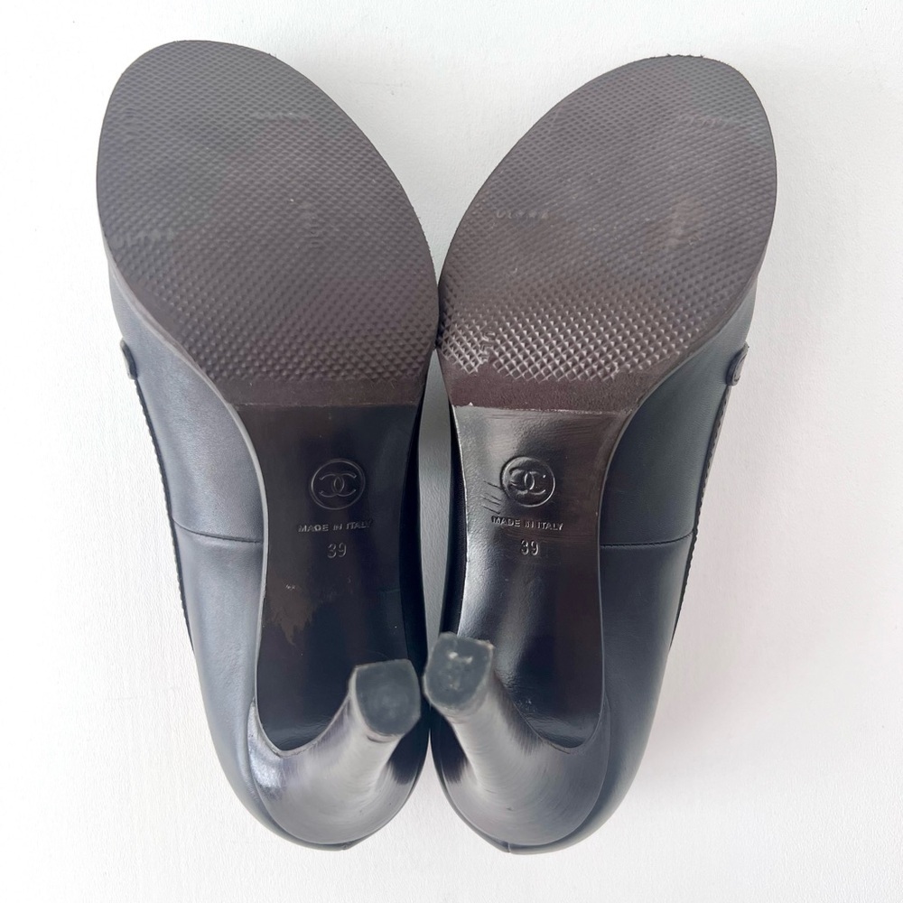 CHANEL || Dark Brown High Heel Loafer Pumps CC Logo Buckle Size EU 39 - Picture 11 of 16